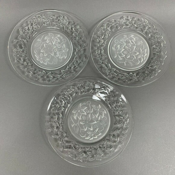 Princess House Fanstasia Salad Plates Christmas Poinsettia Glass VGC Lot of 3 - Picture 1 of 8